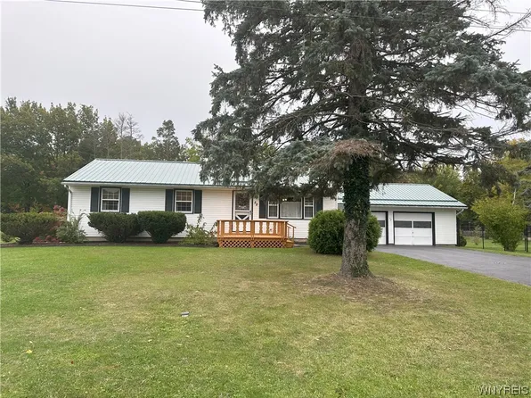 52 Ward Ave, Silver Creek, NY 14136