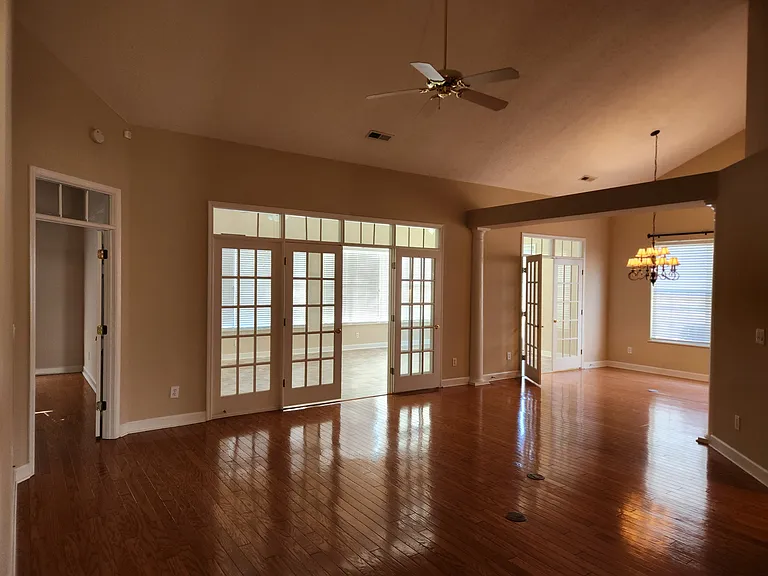 9398 Pinckney Ln — Photo 5