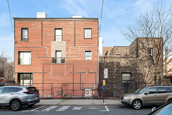 Sold by Compass | media 2