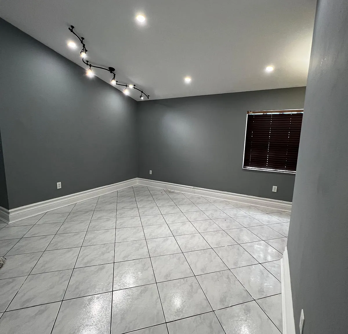 4 bed, 1414 sqft, $3,800 — Photo 4