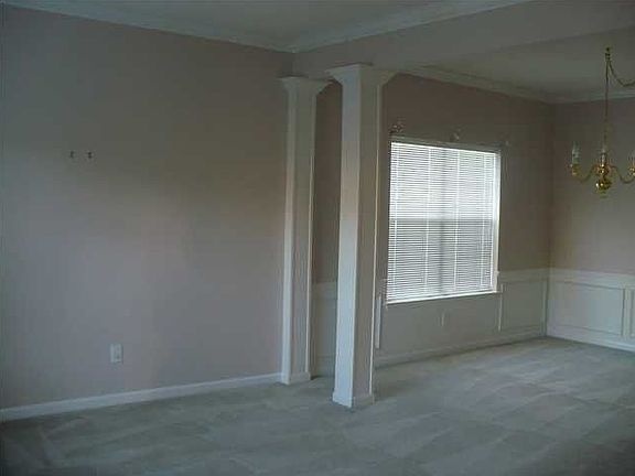 3rd image of 2422 Mountain Dr