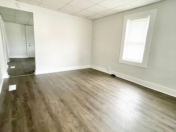 3rd image of 607 Breckenridge St