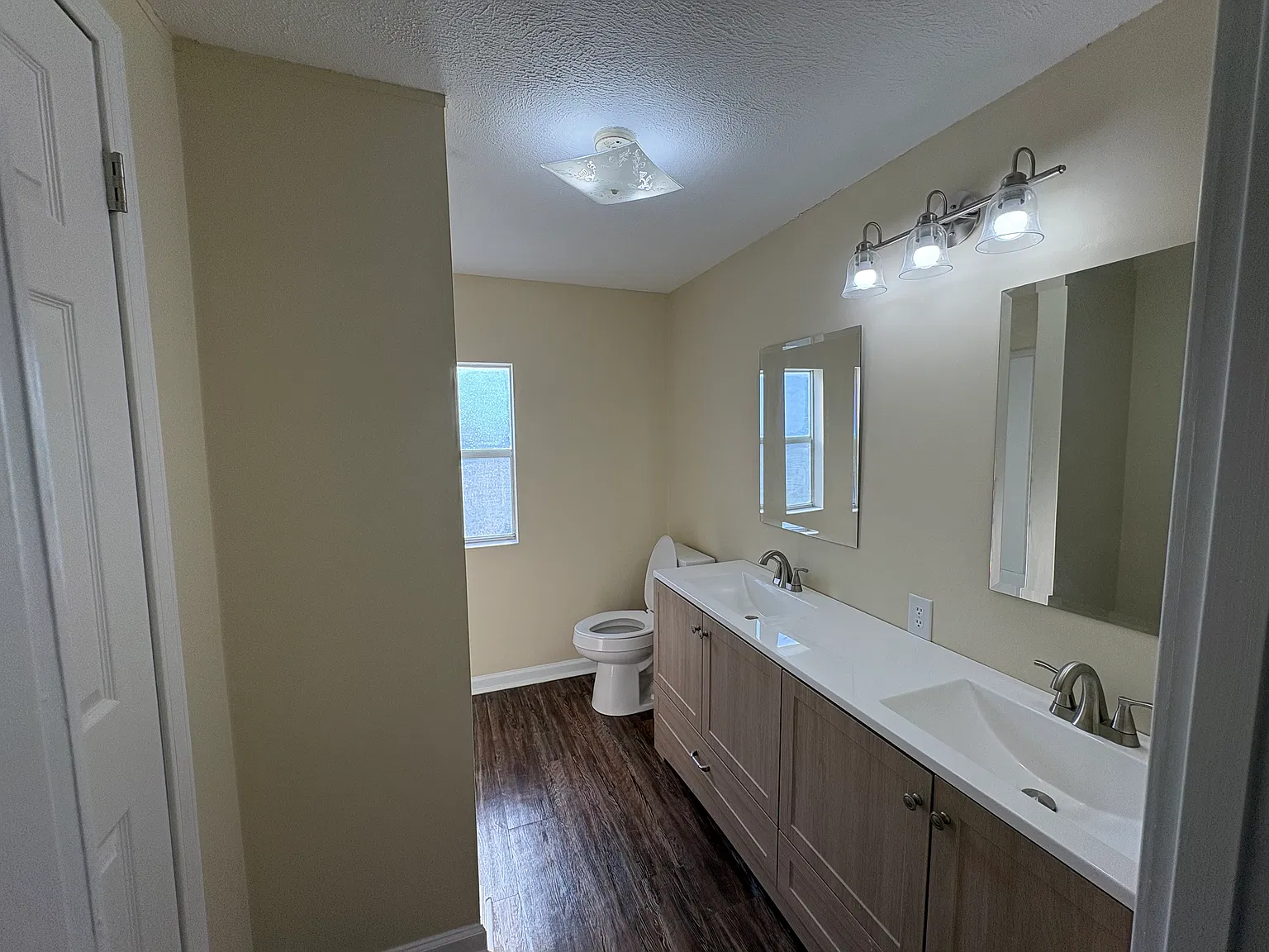 3 bed, 1352 sqft, $1,566 — Photo 4