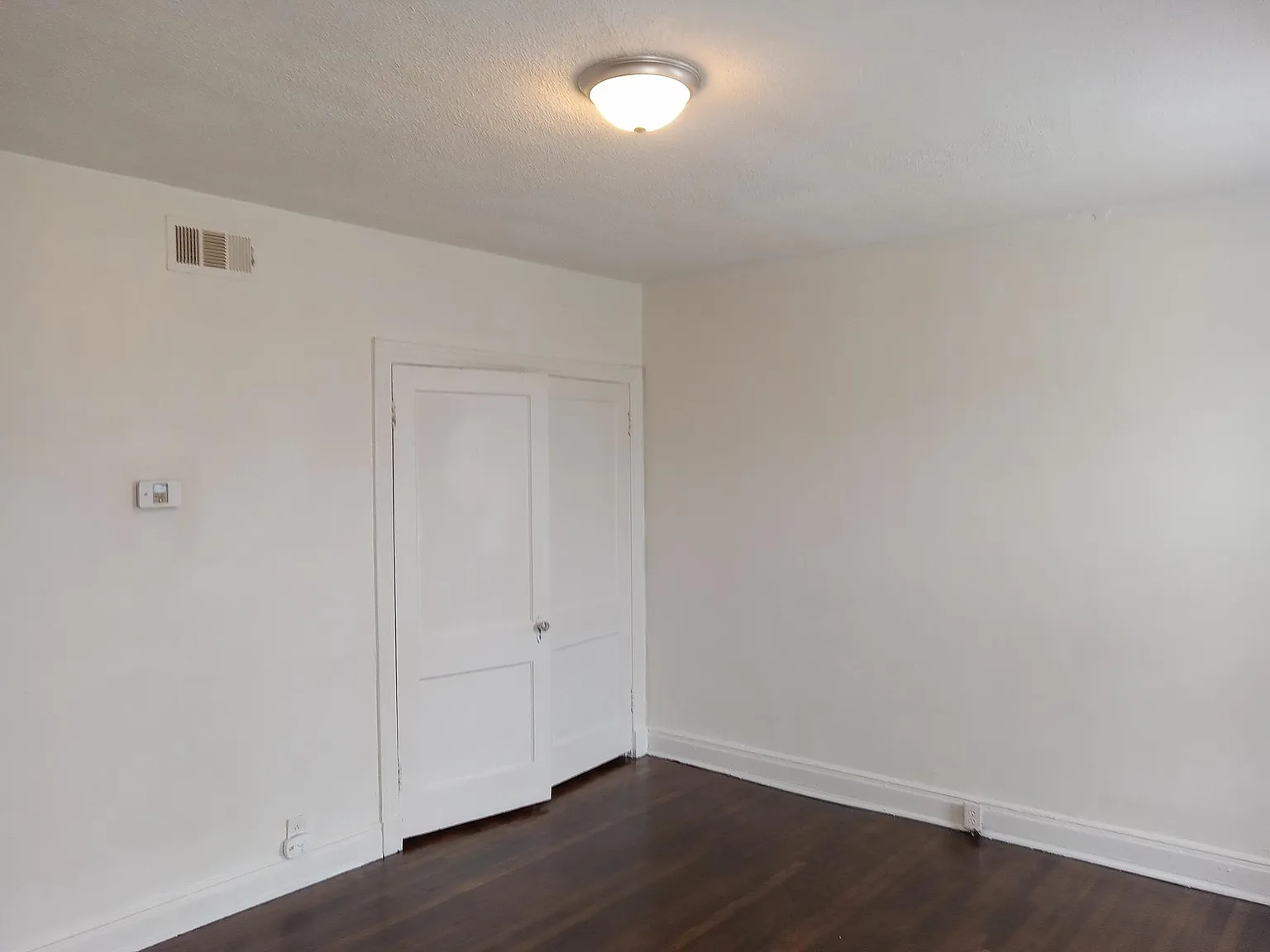 Studio, 400 sqft, $675 — Photo 2