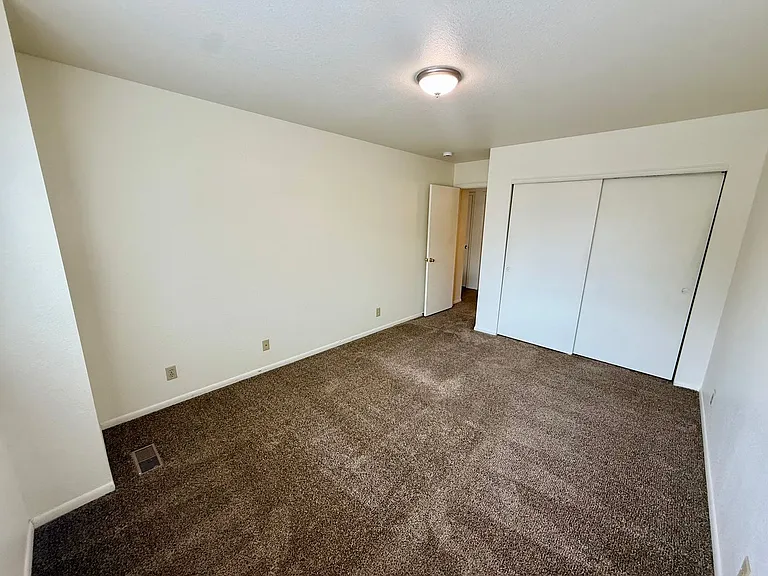 4848 Basswood Dr — Photo 16