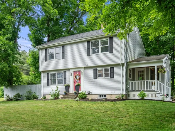 32 Haverhill St, North Reading, MA 01864