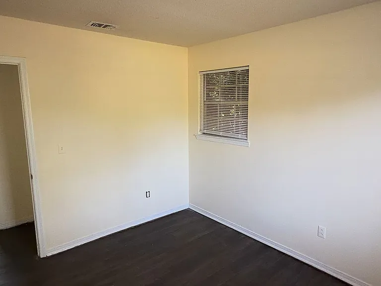 2245 Mobile Rd — Photo 8