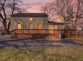 102 S Matteson St, Capac, MI 48014