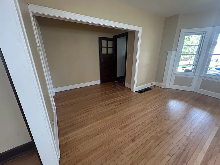 3321 N Bartlett Ave — Photo 3