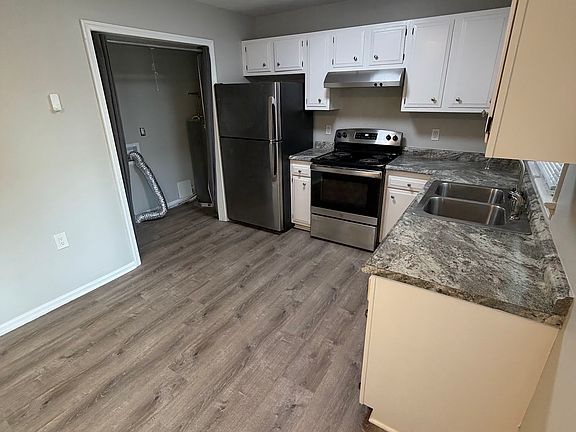 4th image of 6 Raleigh Ct