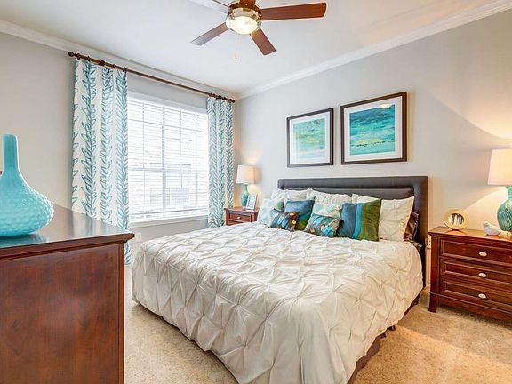 3rd image of 900 Lake Austin Blvd #23