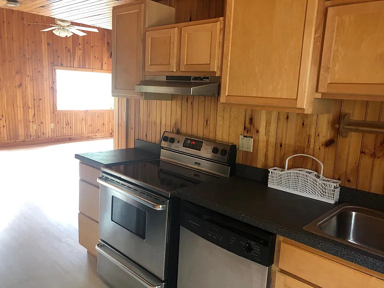 175 W Seneca St — Photo 6