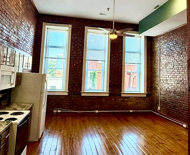 1206 Main St #1 — Photo 2
