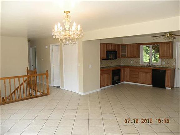 3rd image of 21 Criswood Dr