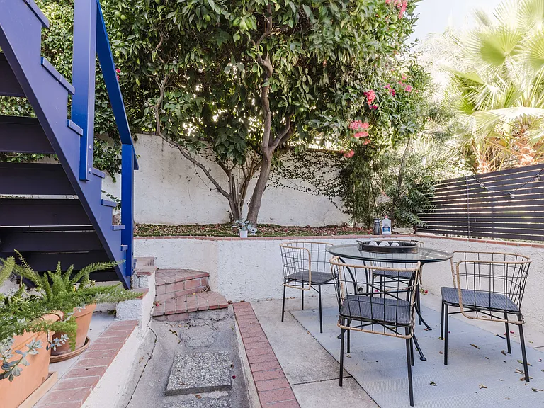 2041 Glencoe Way — Photo 32