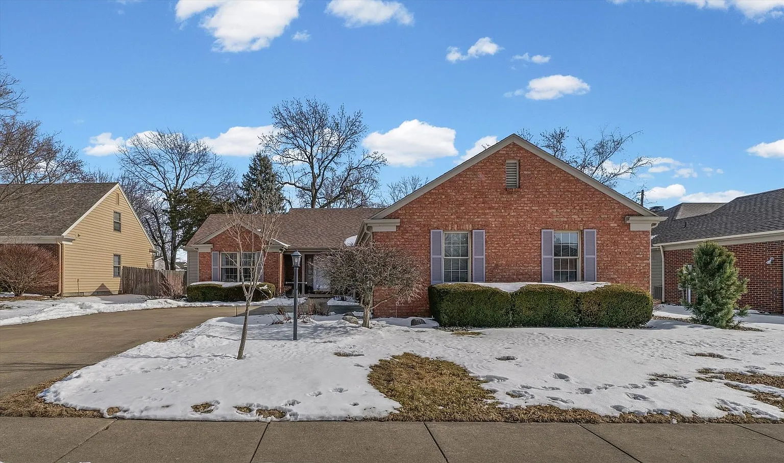 1722 Lakeside Dr photo 1