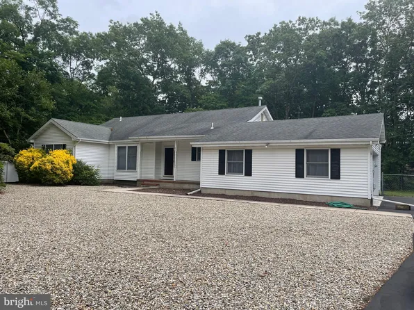 4 Oak Leaf Dr, Waretown, NJ 08758