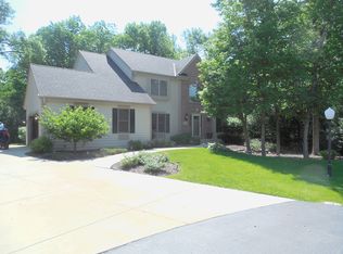 6826 N Coventry Ct, Milwaukee, WI 53224