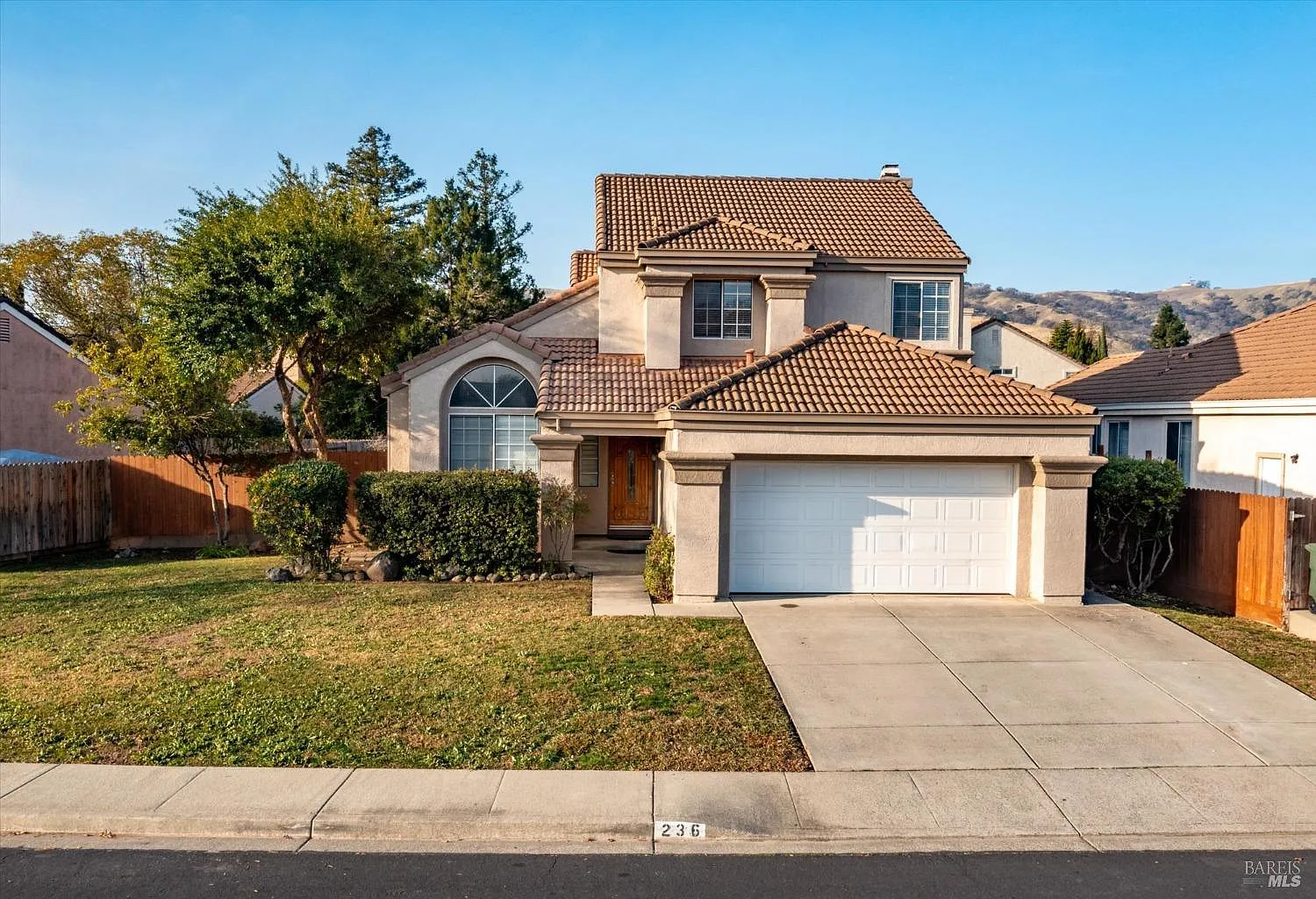 236 Laurelwood Way photo 1