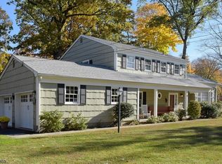 2 Beech Dr, Morris Plains, NJ 07950