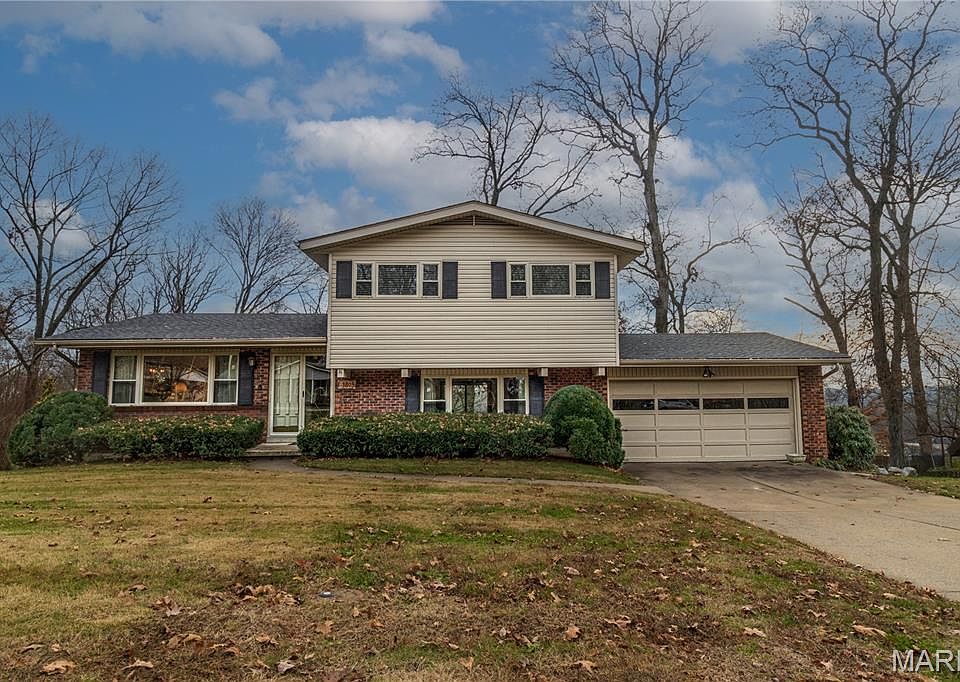 1st image of 1805 Lakeshore Dr
