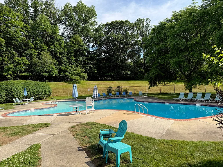 703 Meadow Woods Ln — Photo 9
