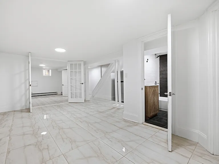 964 Madison St #1 — Photo 17