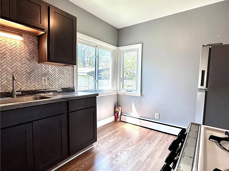 688 Columbus Pkwy — Photo 6