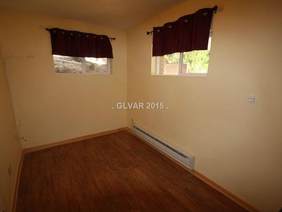 4th image of 392 Crestview Dr #0
