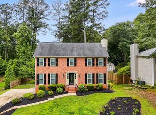 225 Carriage Station Cir, Roswell, GA 30075