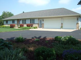 3670 Vinland Center Rd, Neenah, WI 54956