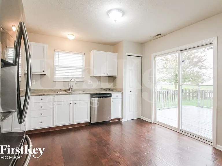8051 Little River Ln — Photo 5