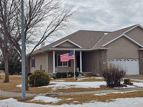 2nd image of 4821 Briarwood Dr