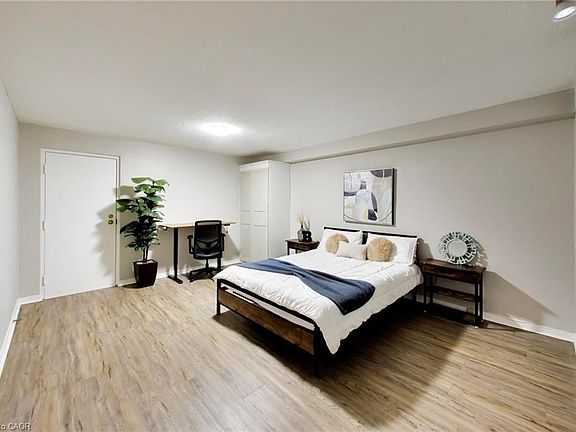 4th image of 895 Maple Ave #617