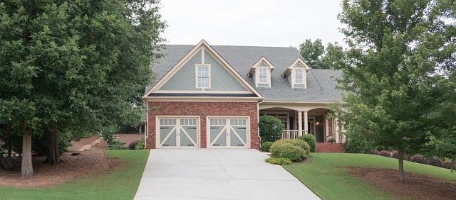 1st image of 611 Richmond Pl