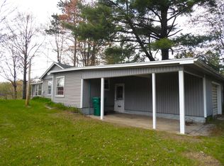 103 Lakeview Dr, Gladwin, MI 48624