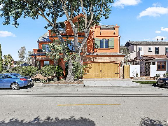 2nd image of 300 Larkspur Ave