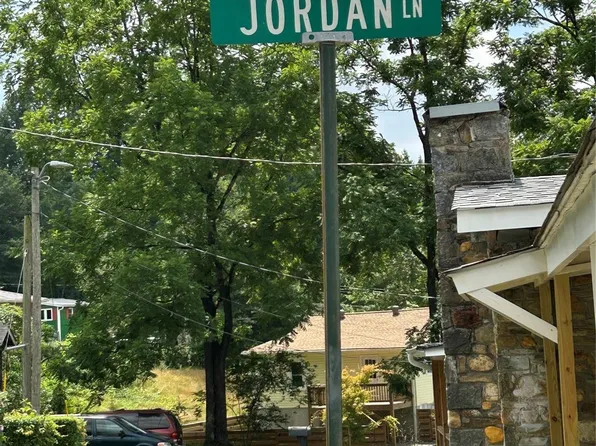 Jordan Ln, Brevard, NC 28712