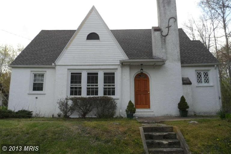 2nd image of 559 Biddle St