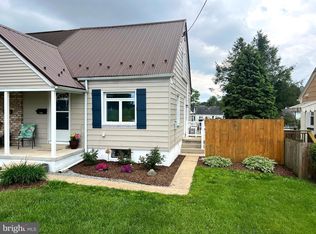 704 W Maple St, Palmyra, PA 17078