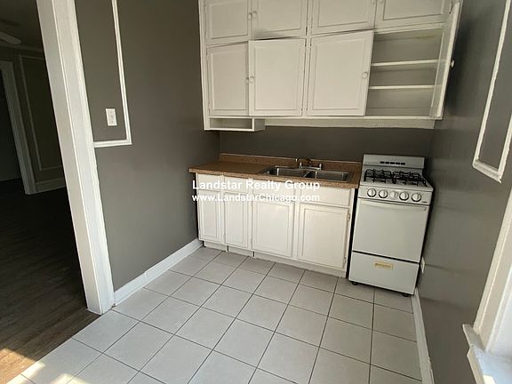 5th image of 4236 N Broadway St APT 205