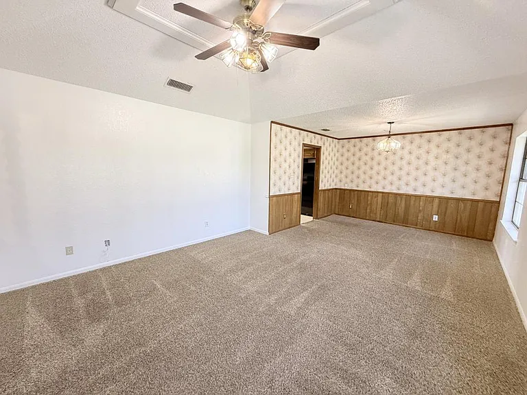 2315 E Highway 190 — Photo 10