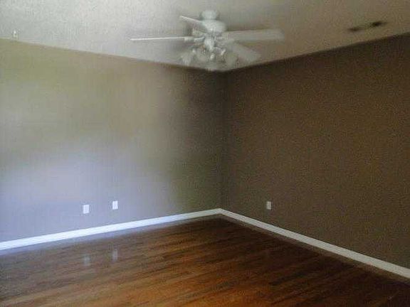 3rd image of 1710 Westcliff Dr