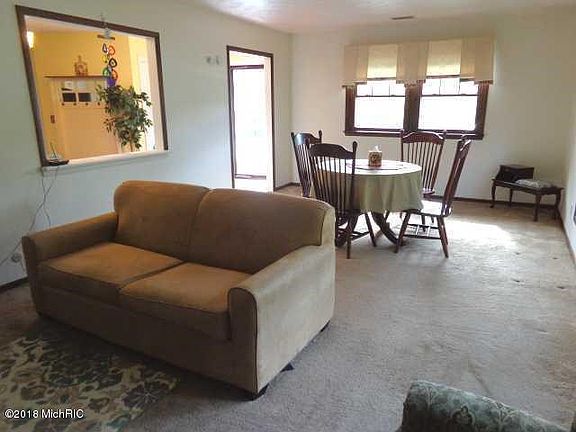 5th image of 2435 Thomas Dr