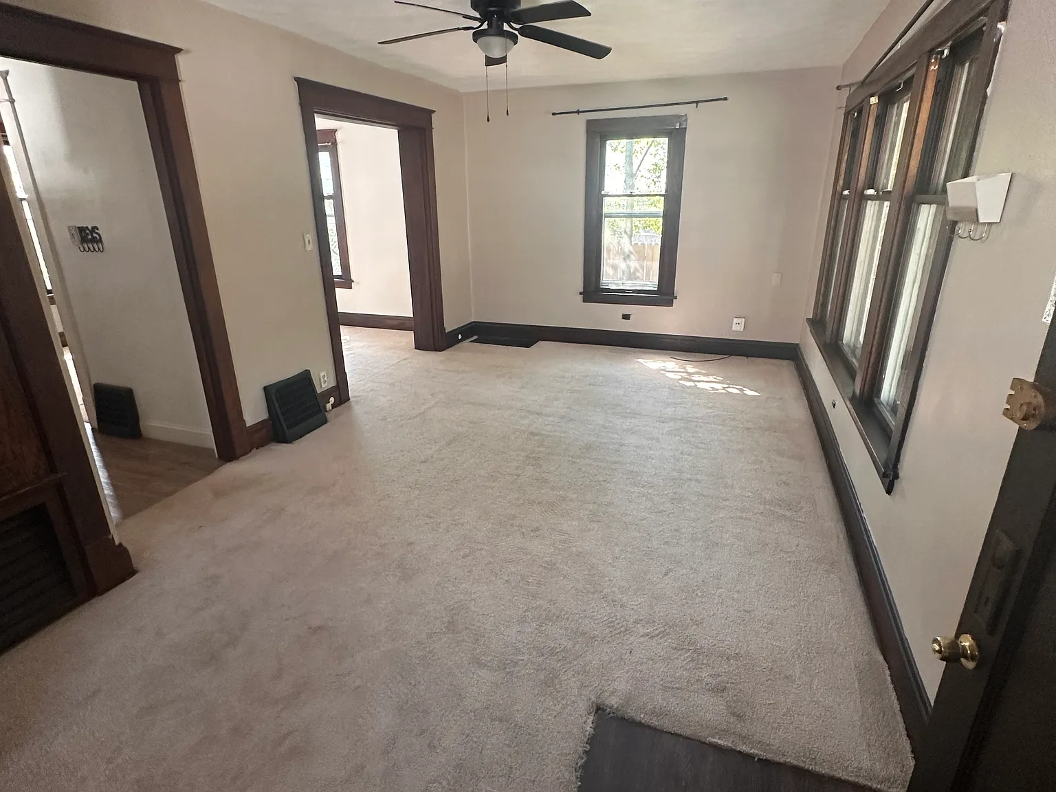 3 bed, $1,300 — Photo 3