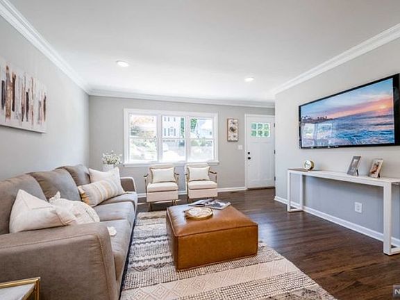5th image of 139 Lionshead Dr E