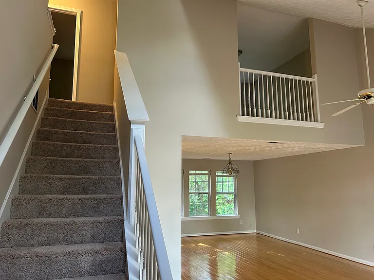 733 Vinebrook Ln — Photo 2