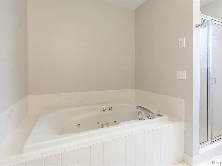 51334 W Hills Dr — Photo 20