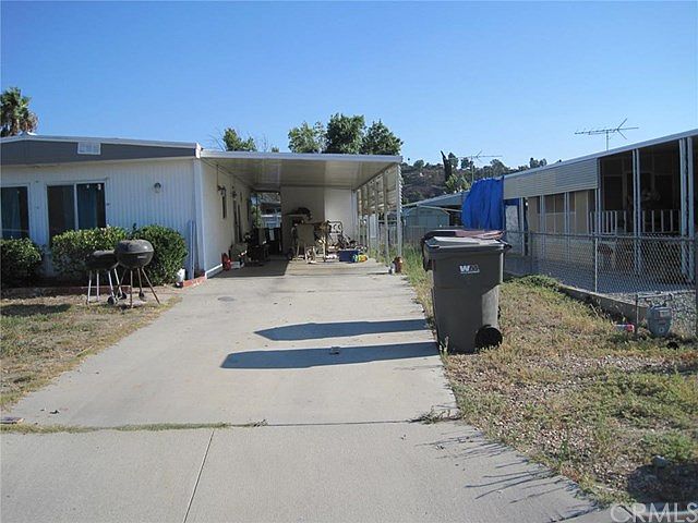 2nd image of 44827 Wyandotte Ave
