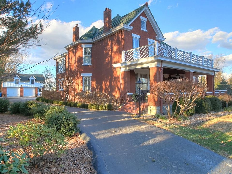 1st image of 2505 Paris Pike